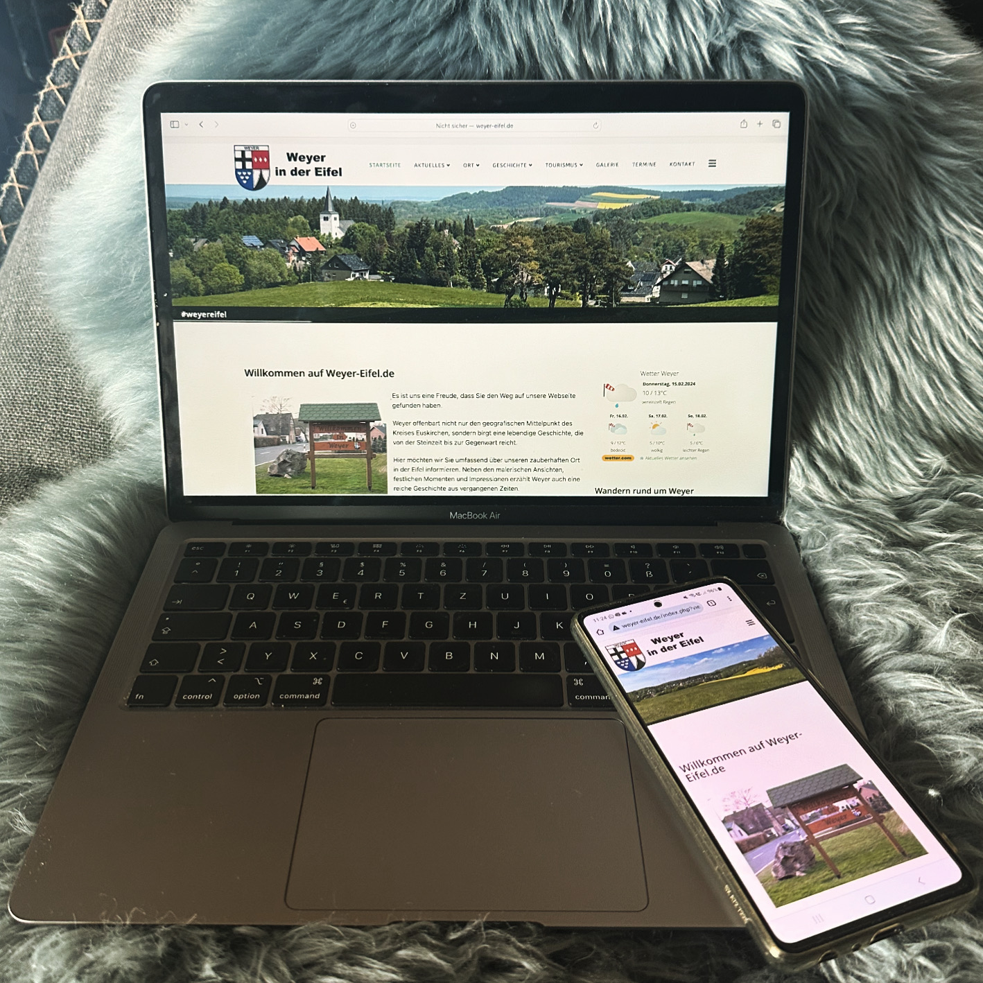 Ob auf der Internetseite oder bei Social Media, immer gut informiert was in Weyer passiert. 