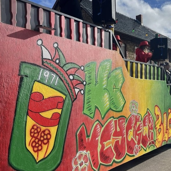 Großes Finale auf dem Tulpensonntagszug und Rückblick auf eine Erfolgreiche Karnevalssession in Weyer