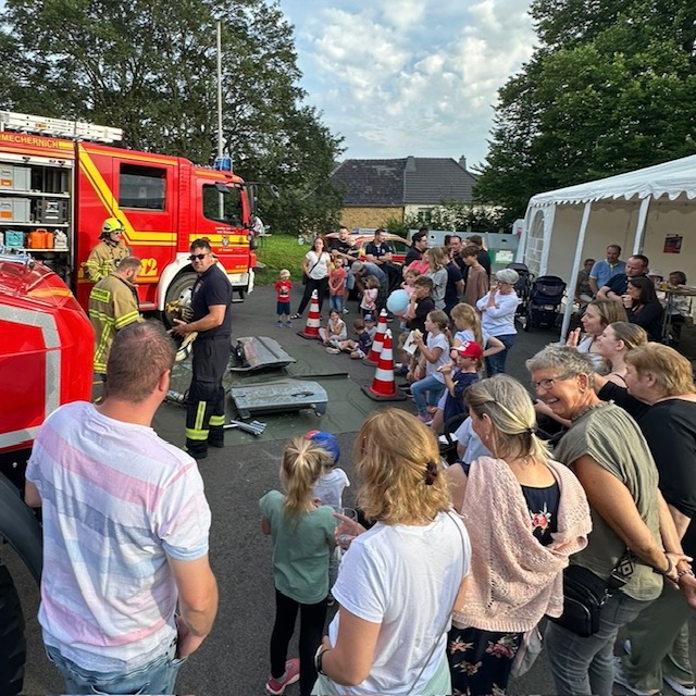 Großer Erfolg: Spritzenfest der Freiwilligen Feuerwehr Weyer begeistert das ganze Dorf