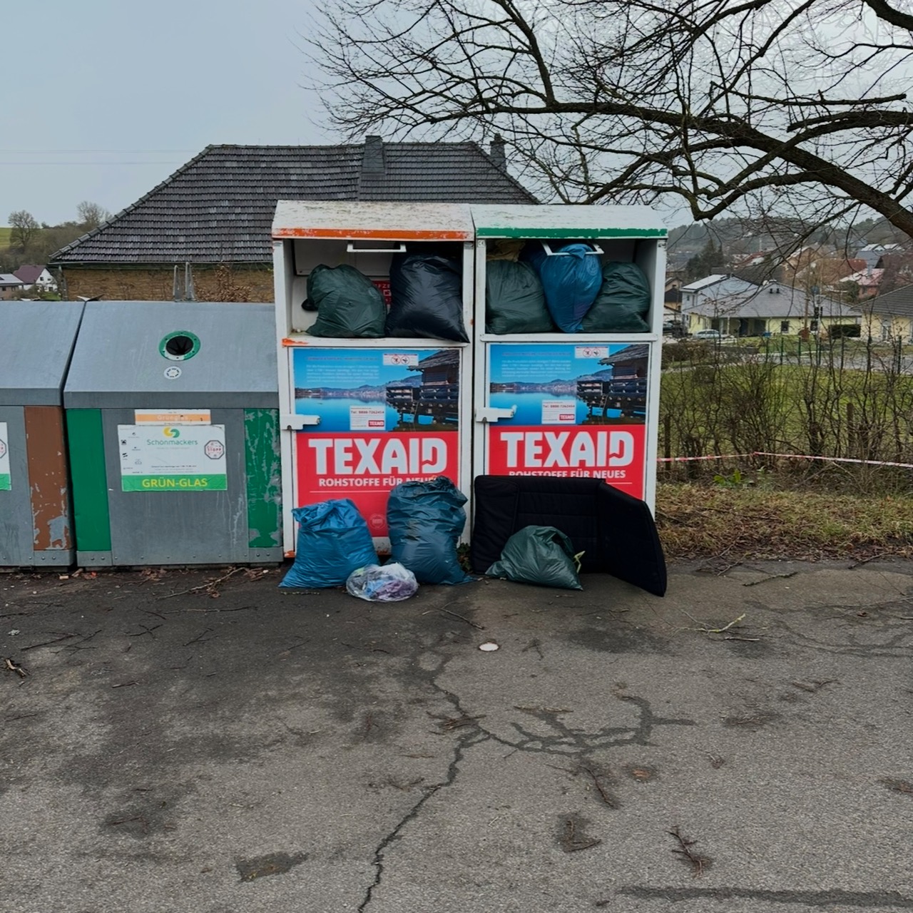 Nutzung der Altkleidercontainer in Weyer