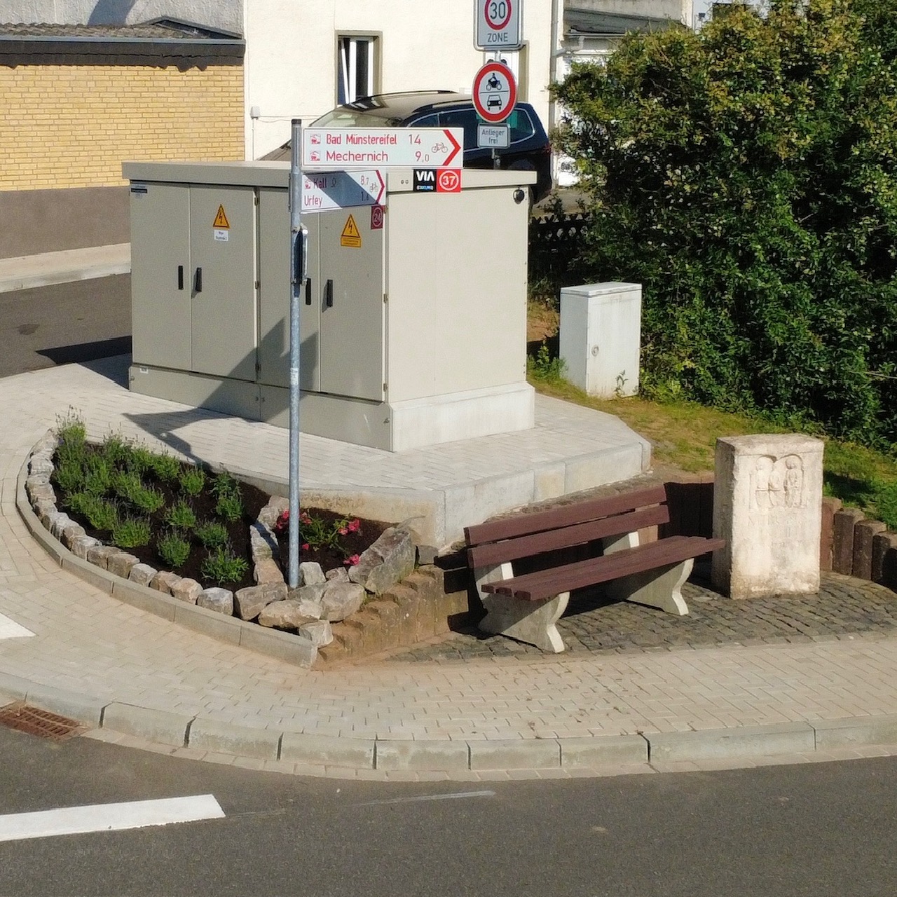 Rastpunkt am Matronenstein erstrahlt in neuem Glanz