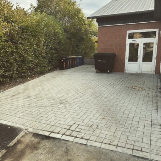 Neues Pflaster fürs Burgerhaus!