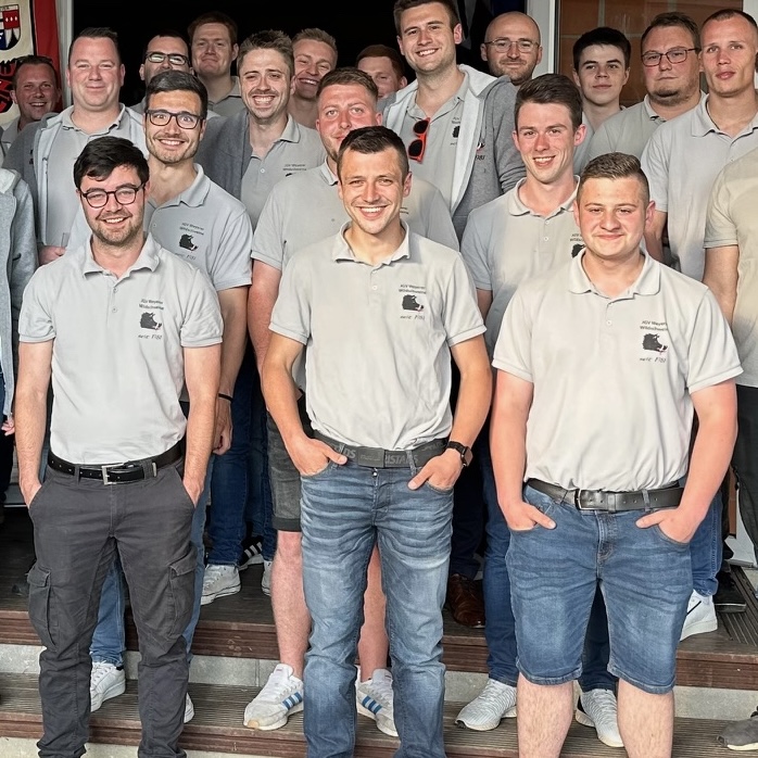  "Weyerer Wildschweine wählen neuen Vorstand: Simon Sures zum Oberkeiler ernannt"